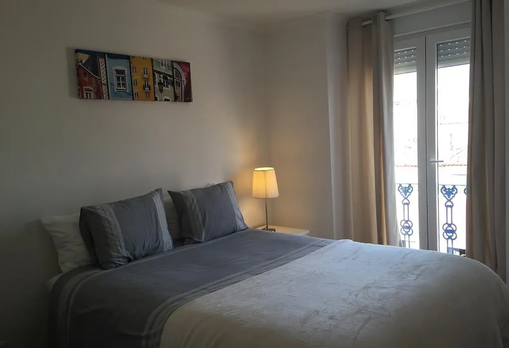 MODERN Conde Barão - SSs Apartments-1